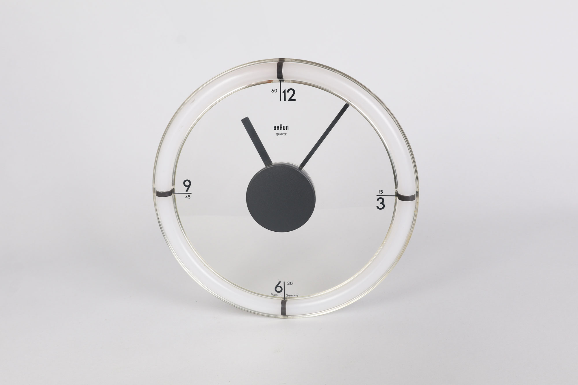 【未使用新品】 BRAUN ABK40 type 4823 MOMA Braun BC26 Wall Clock - White – MoMA Design Store